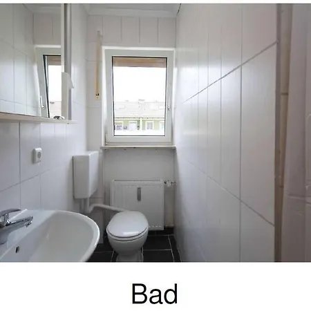 Einfache 1-zimmer In Apartament *