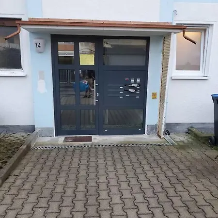 Einfache 1-zimmer In Apartament *
